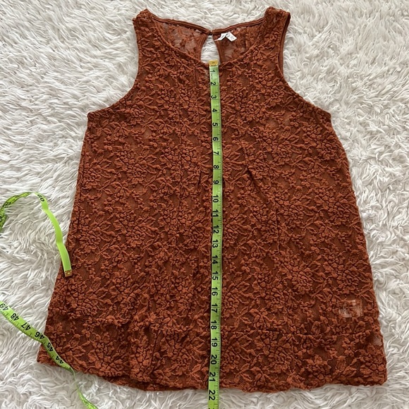 Mudd Floral Lace Tank - Picture 12 of 12